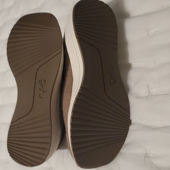 Never Worn, Ryka Wedge Sneakers, Size 9.5 Wide - Picture 5 of 8